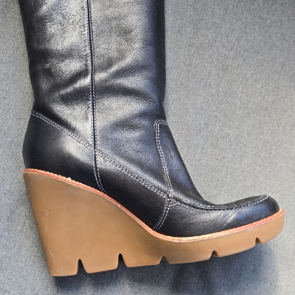 Michael Kors Black and Tan Heeled Boots - Picture 9 of 16